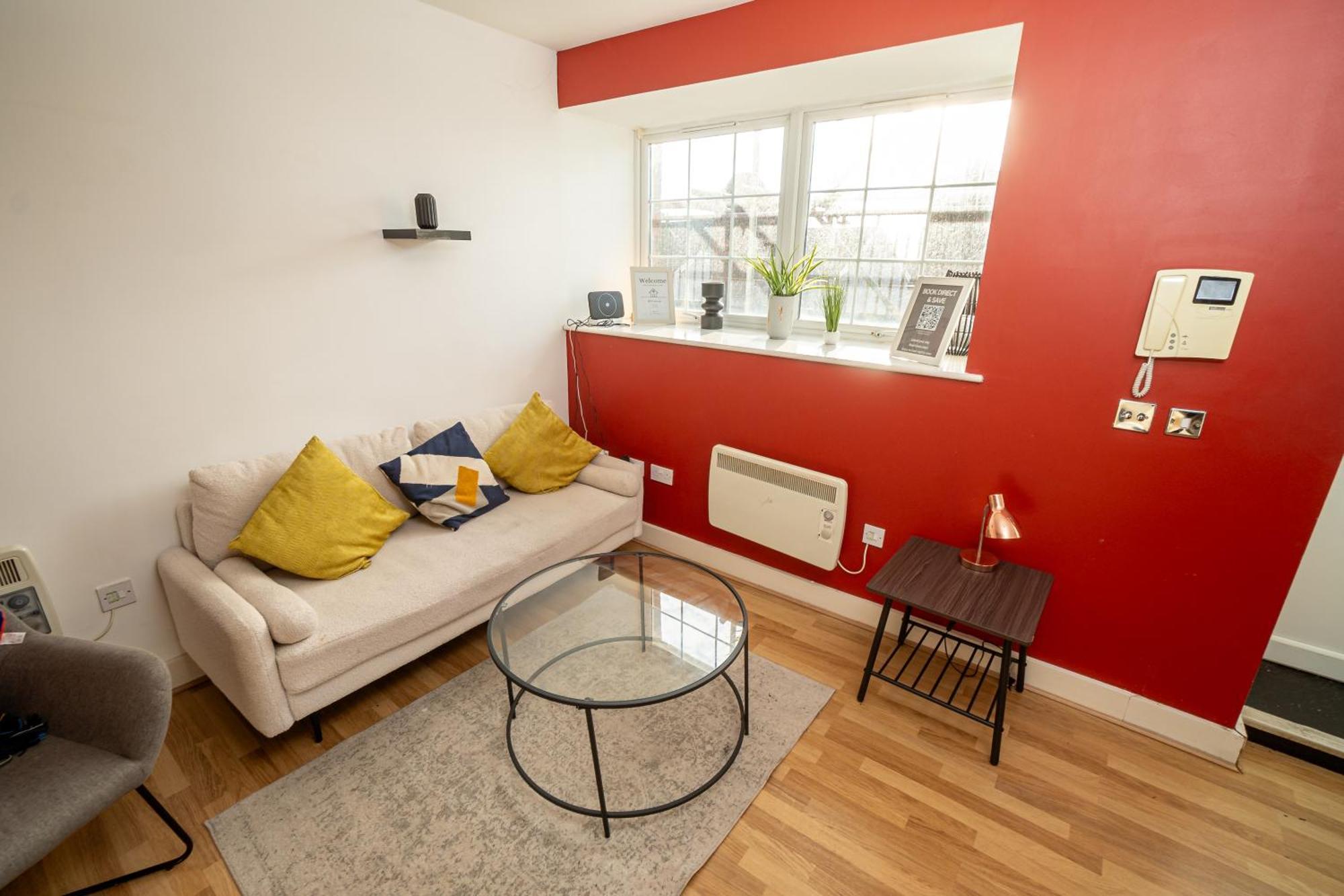 Cozy And Modern 2-Bed Apartment Суонзи Екстериор снимка